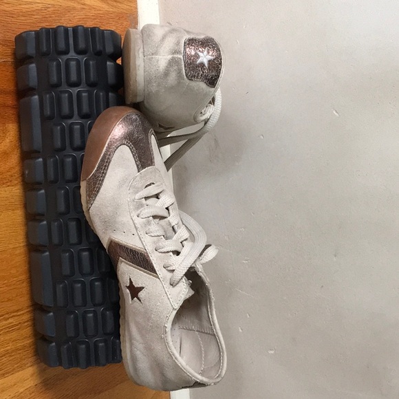 Converse Retro All-Stars. Low Top. Unisex. Suede with Star. - Picture 6 of 6